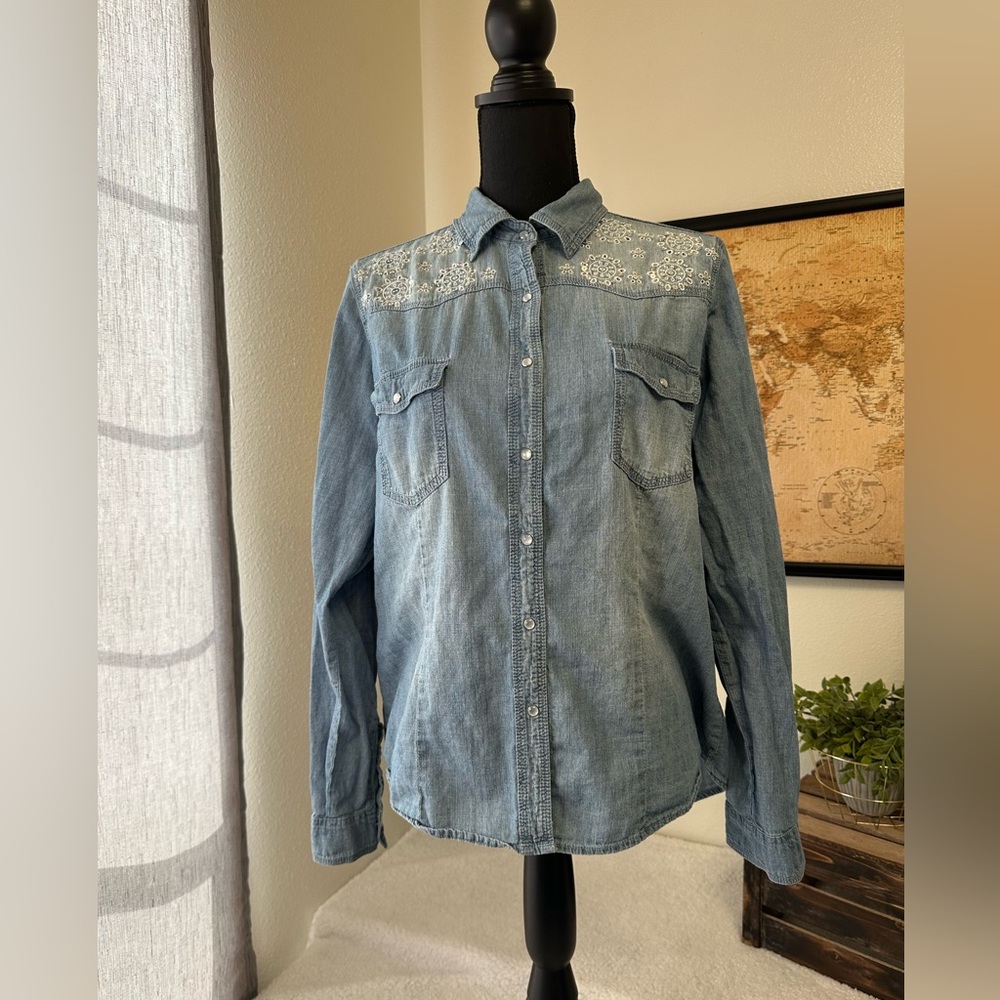 Cowgirl Legend long sleeve snap button down